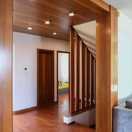 Golden - Verona Villa