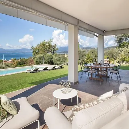 Golden - Verona Villa