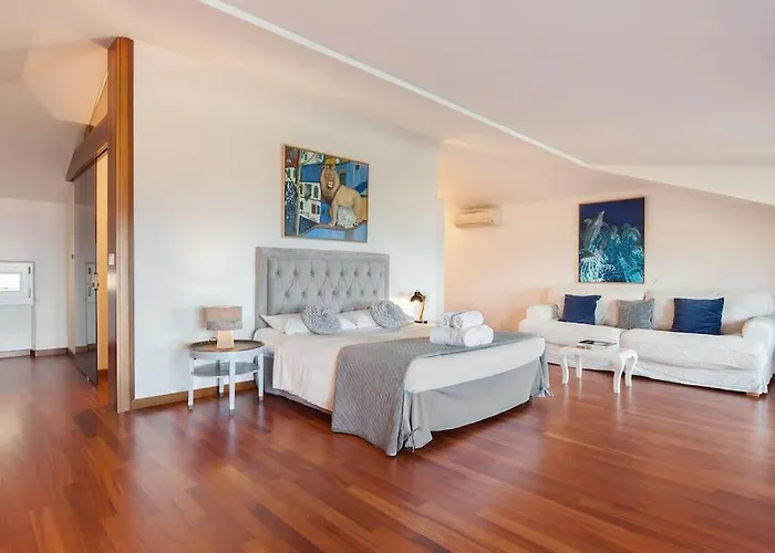 Golden - Verona فيلة باردولينو